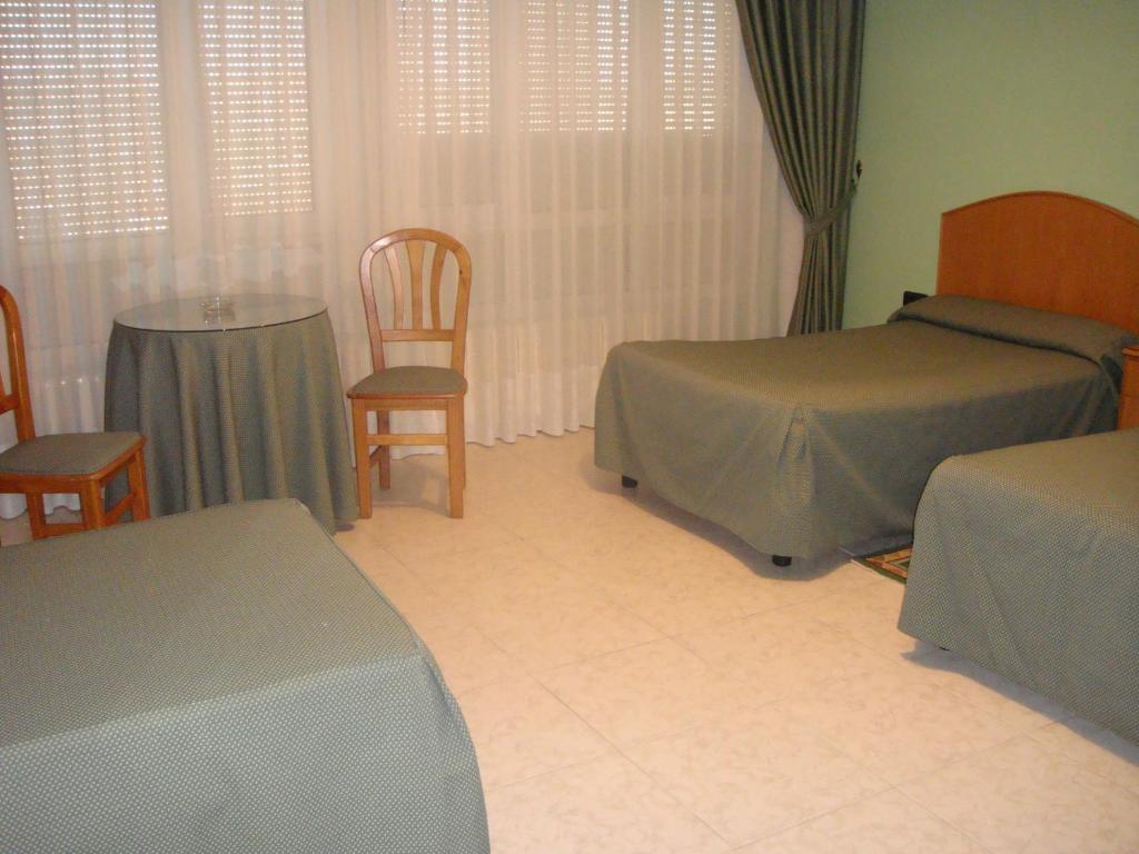 Hostal Serpol Otel Palencia Oda fotoğraf